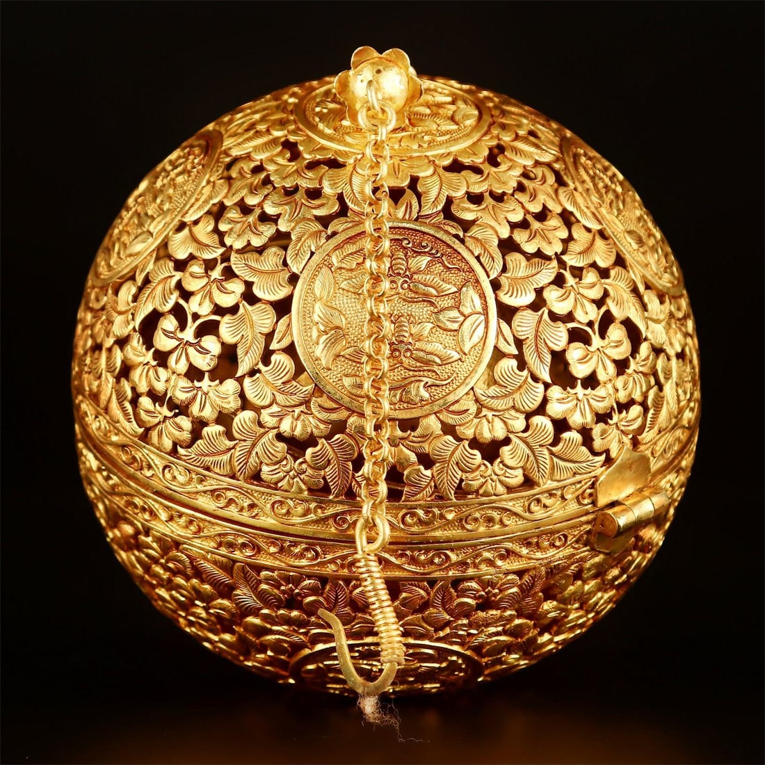 A gilt aromatherapy from the Tang Dynasty: The gilded aromatherapy of the Tang Dynasty Size:W:297g D:10cm (The Dimensions Of All Batches Are Manually Measured.If You Need More Detailed Information, Please Contact Our