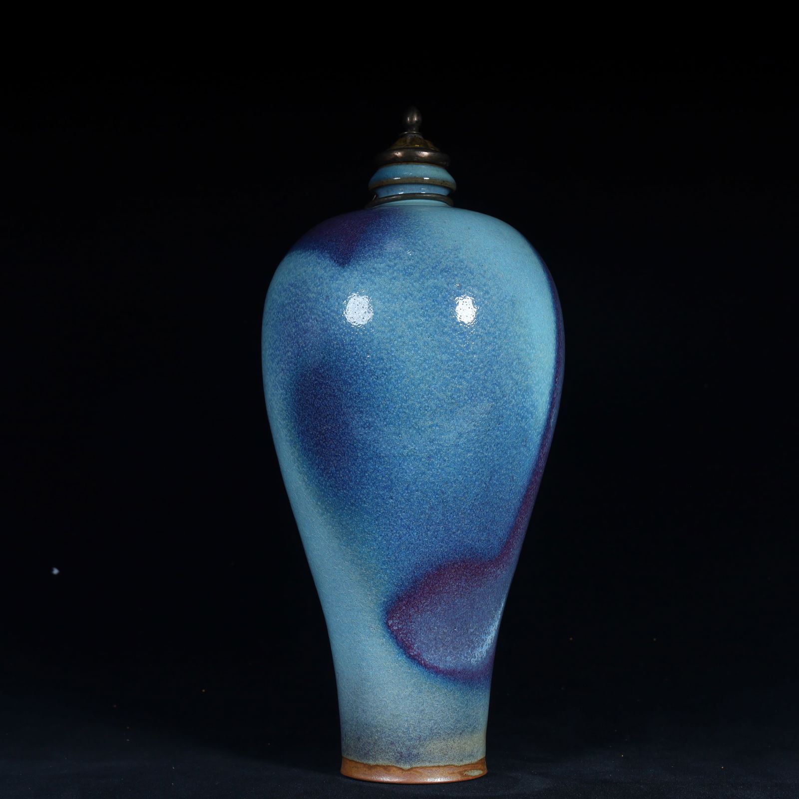 A plum bottle from the Jun kiln in the Song Dynasty (1 of 10)