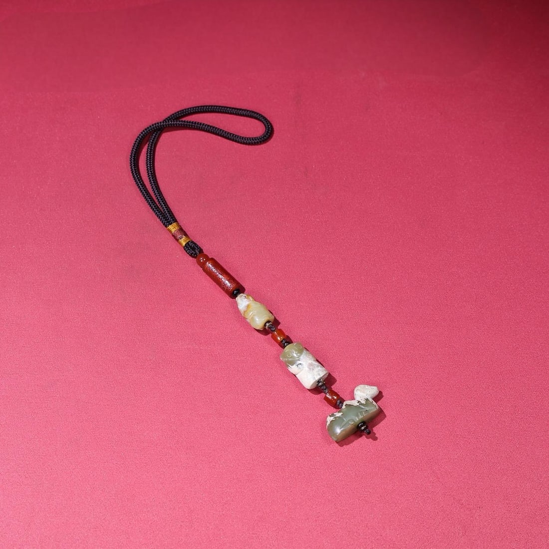 A beautiful Hetian jade birth pit full of charm: Exquisite Hetian jade birth pit full of charms Size:29x15x10mm W:21g (The Dimensions Of All Batches Are Manually Measured.If You Need More Detailed Information, Please Contact Our