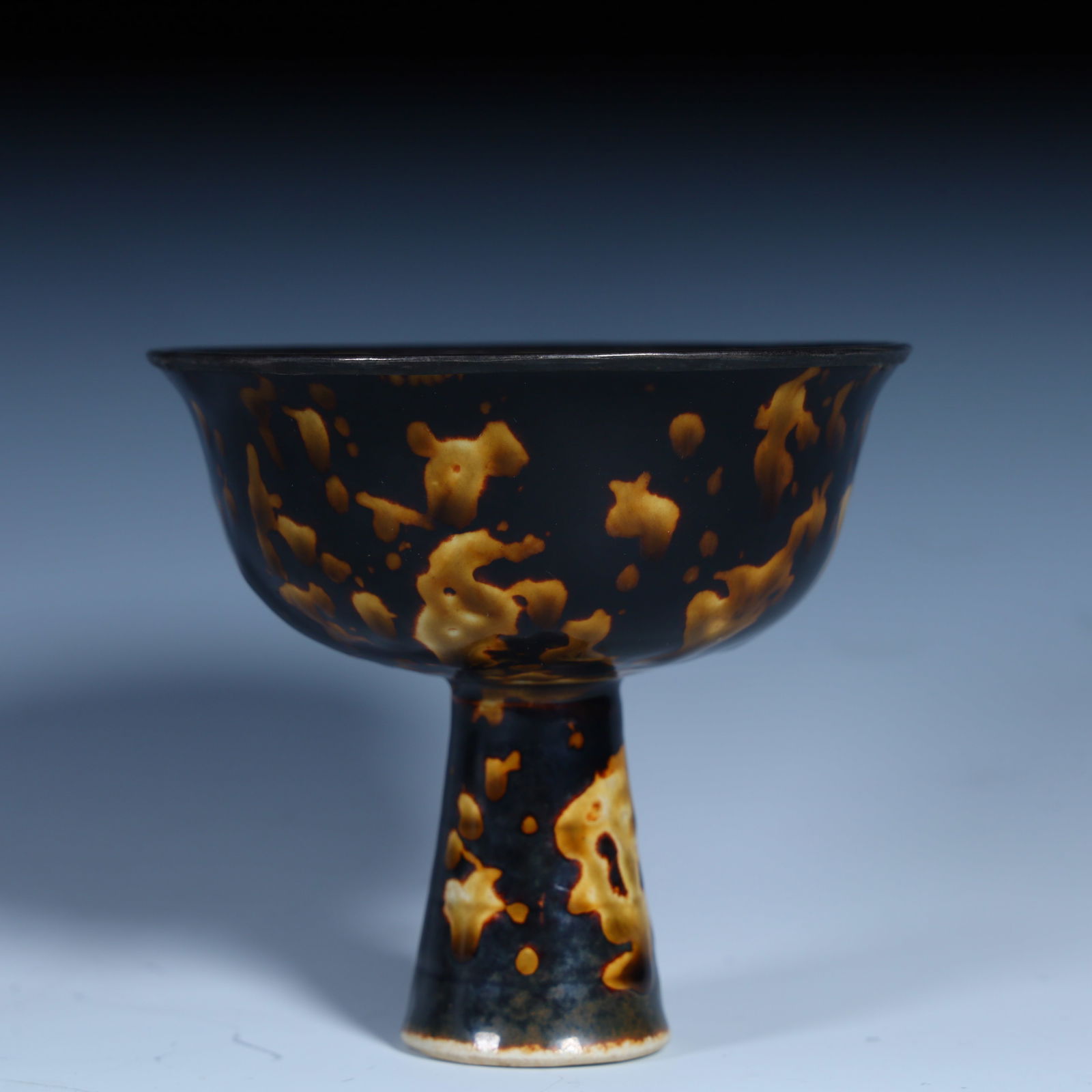 A flame-patterned goblet from the Jizhou kiln in the Song Dynasty (1 of 9)