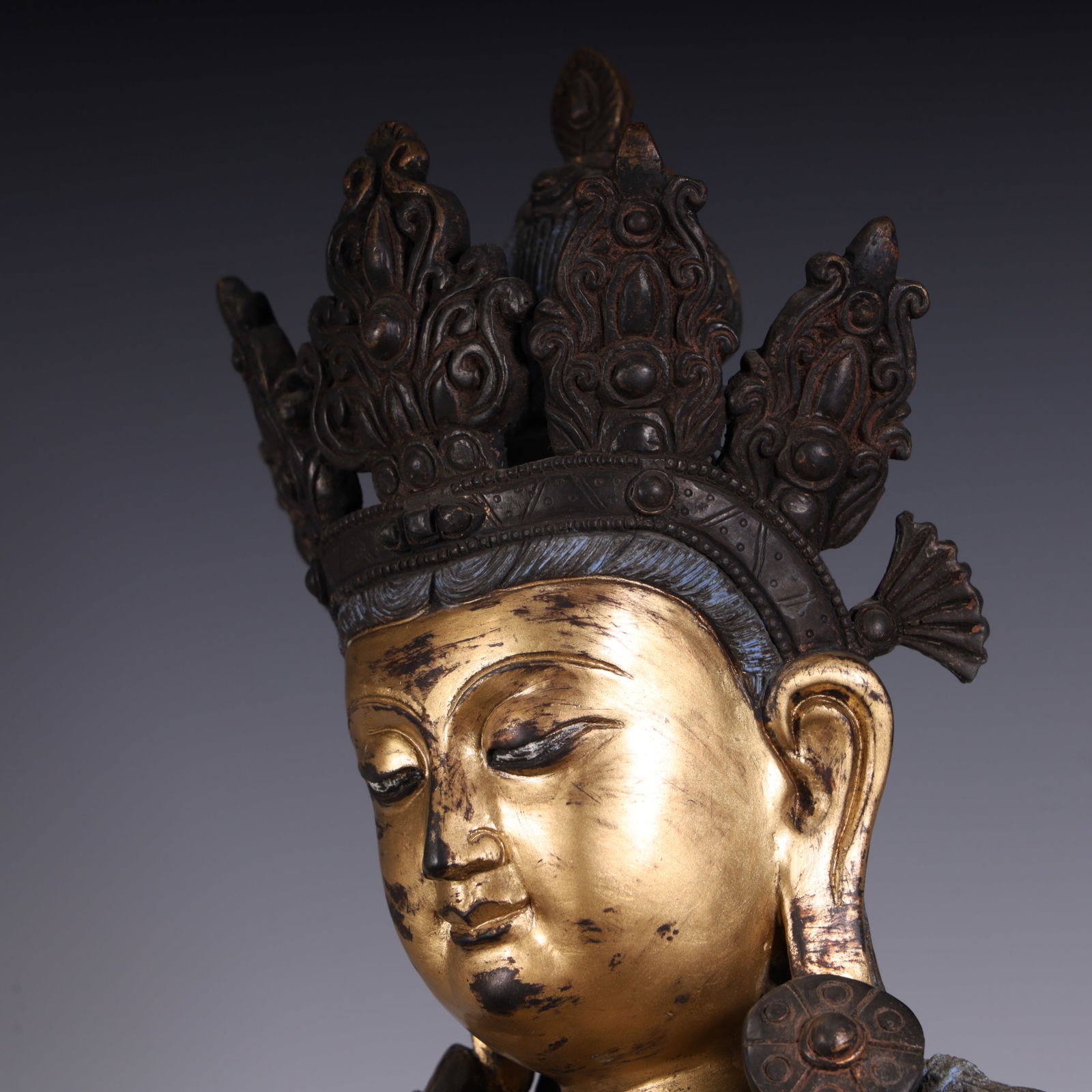A beautiful bronze gilt Buddha statue - 4
