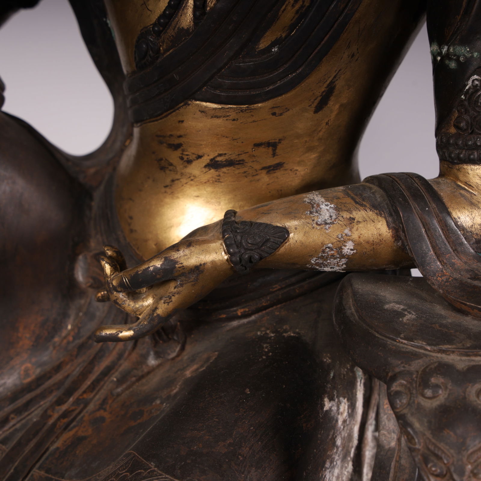 A beautiful bronze gilt Buddha statue - 8