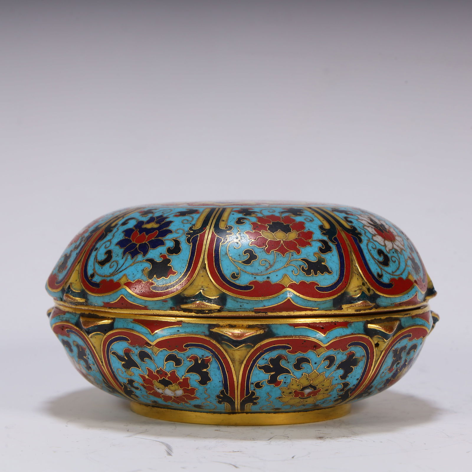 A beautiful cloisonné lid box (1 of 6)