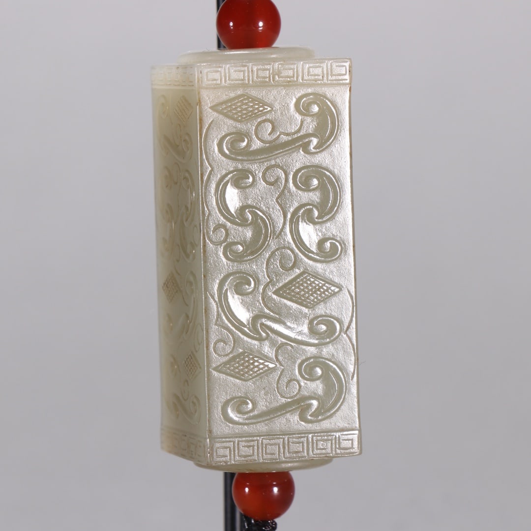 A beautiful Hetian jade carving ruyi pattern - 2