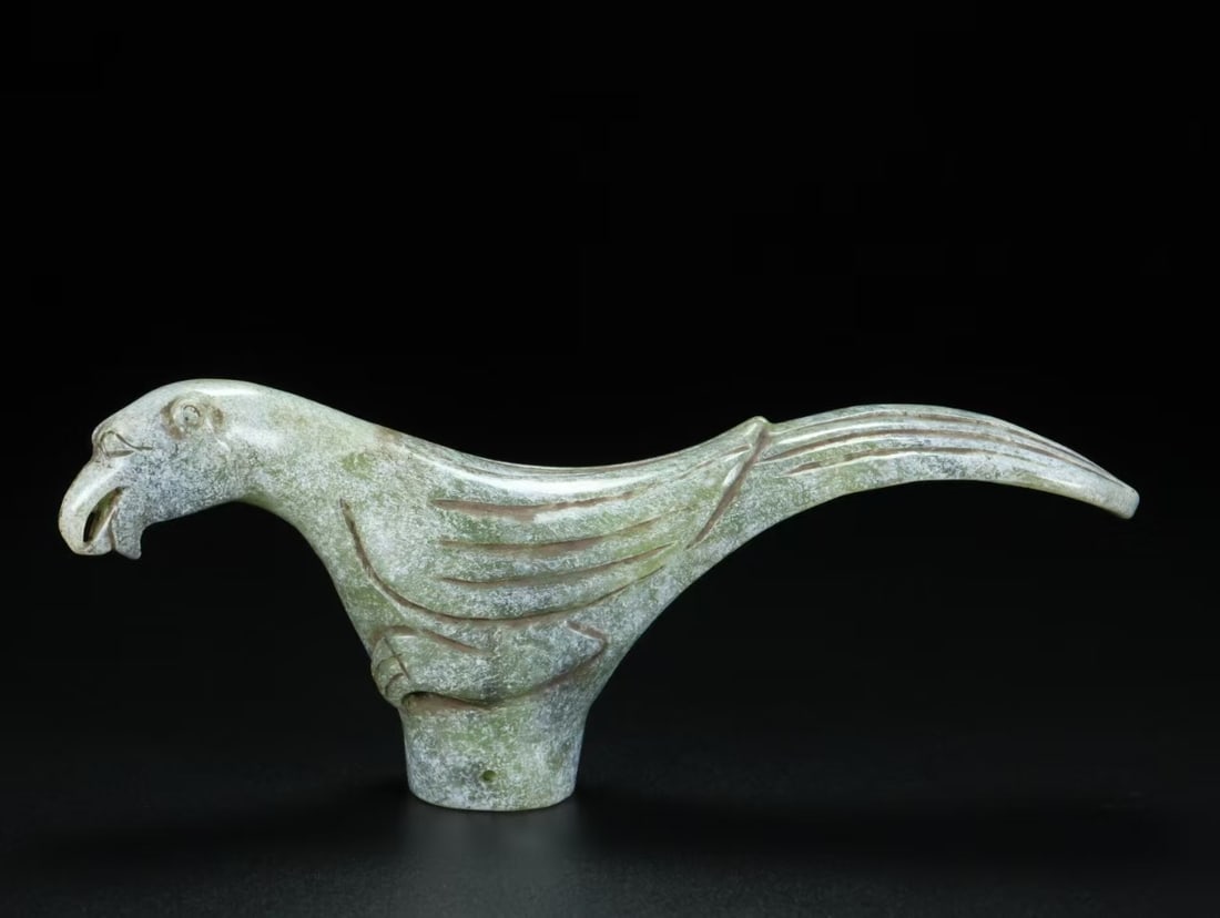 A beautiful Hetian jade bird staff: Exquisite Hetian jade bird staff Size:L:16.5cm W:3.5cm H:7cm W:248g (The Dimensions Of All Batches Are Manually Measured.If You Need More Detailed Information, Please Contact Our