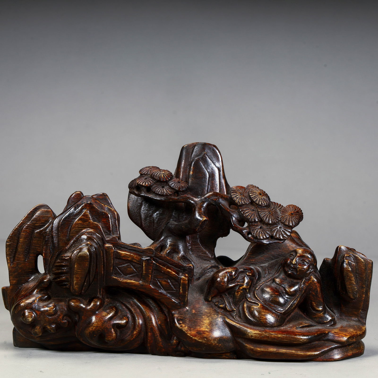 A fine agarwood ornament from the Qing Dynasty (1 of 9)