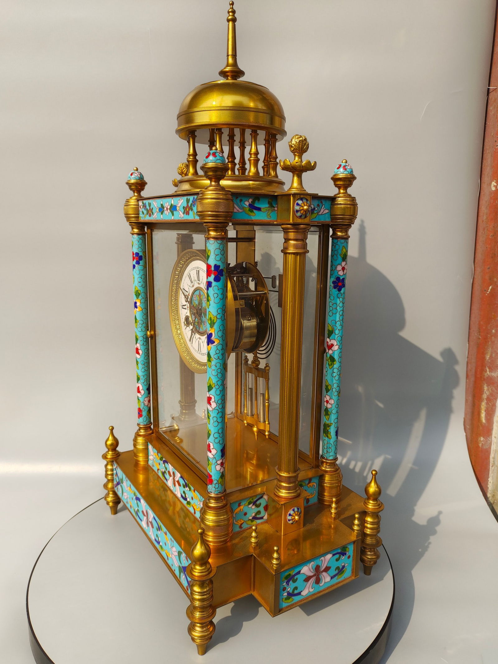 A beautiful cloisonné gilt old desk clock - 2
