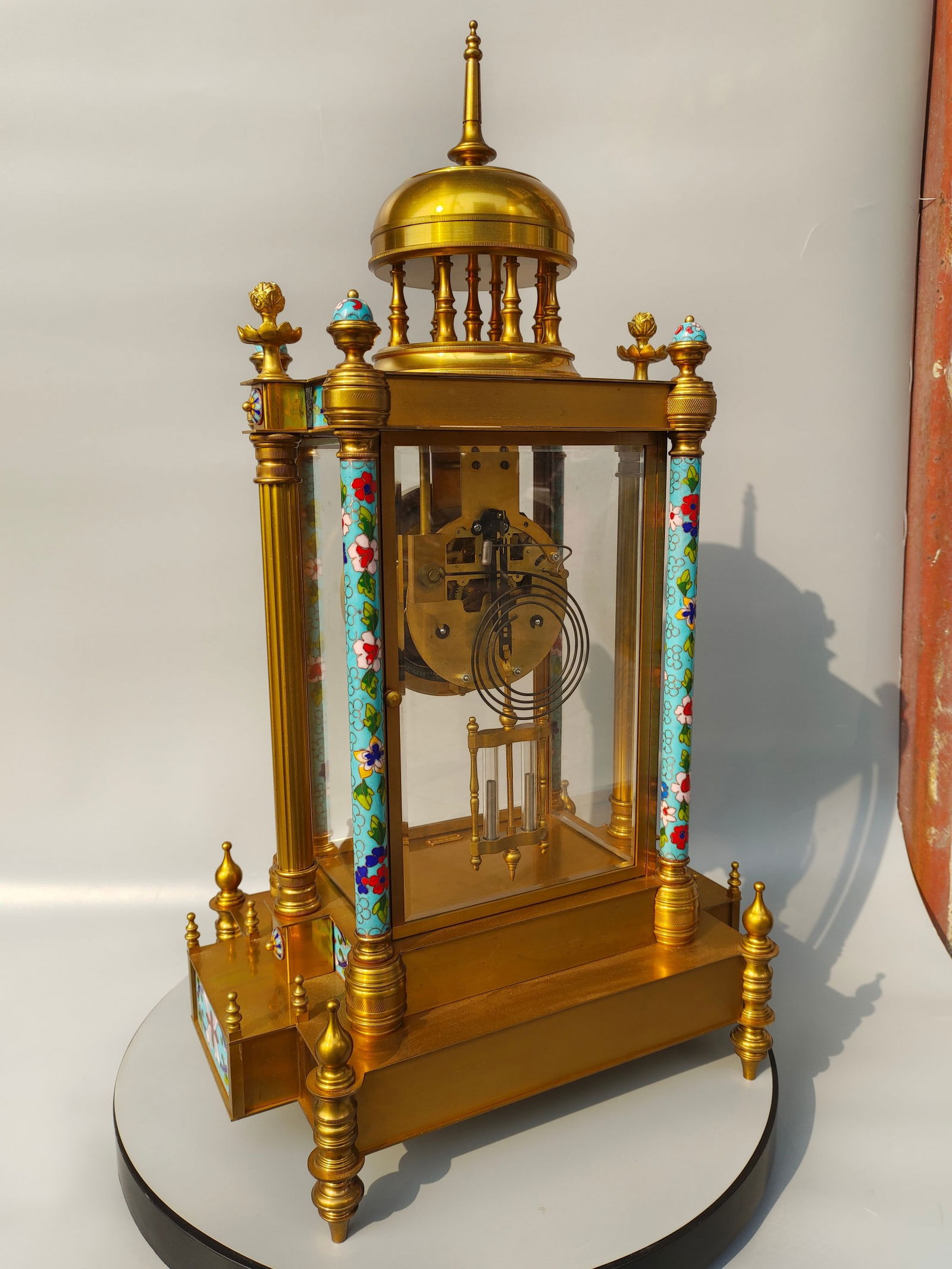 A beautiful cloisonné gilt old desk clock - 4