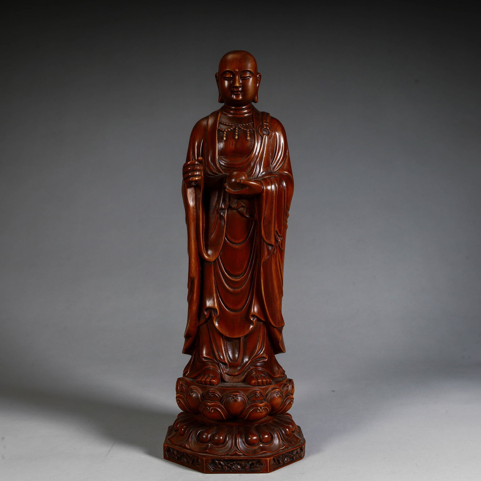 A statue of Ksitigarbha Bodhisattva in boxwood from the Qing Dynasty: Boxwood statue of Ksitigarbha Bodhisattva in the Qing Dynasty Size: H:26cm L: 9cm W:9cm W:472g (The Dimensions Of All Batches Are Manually Measured.If You Need More Detailed
