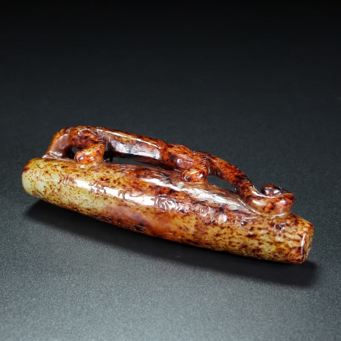 A piece of exquisite Hetian jade: Exquisite Hetian jade Size:L:3.5cm W:2cm H:9.8cm W:105g (The Dimensions Of All Batches Are Manually Measured.If You Need More Detailed Information, Please Contact Our Customer Service Before Bidding.)