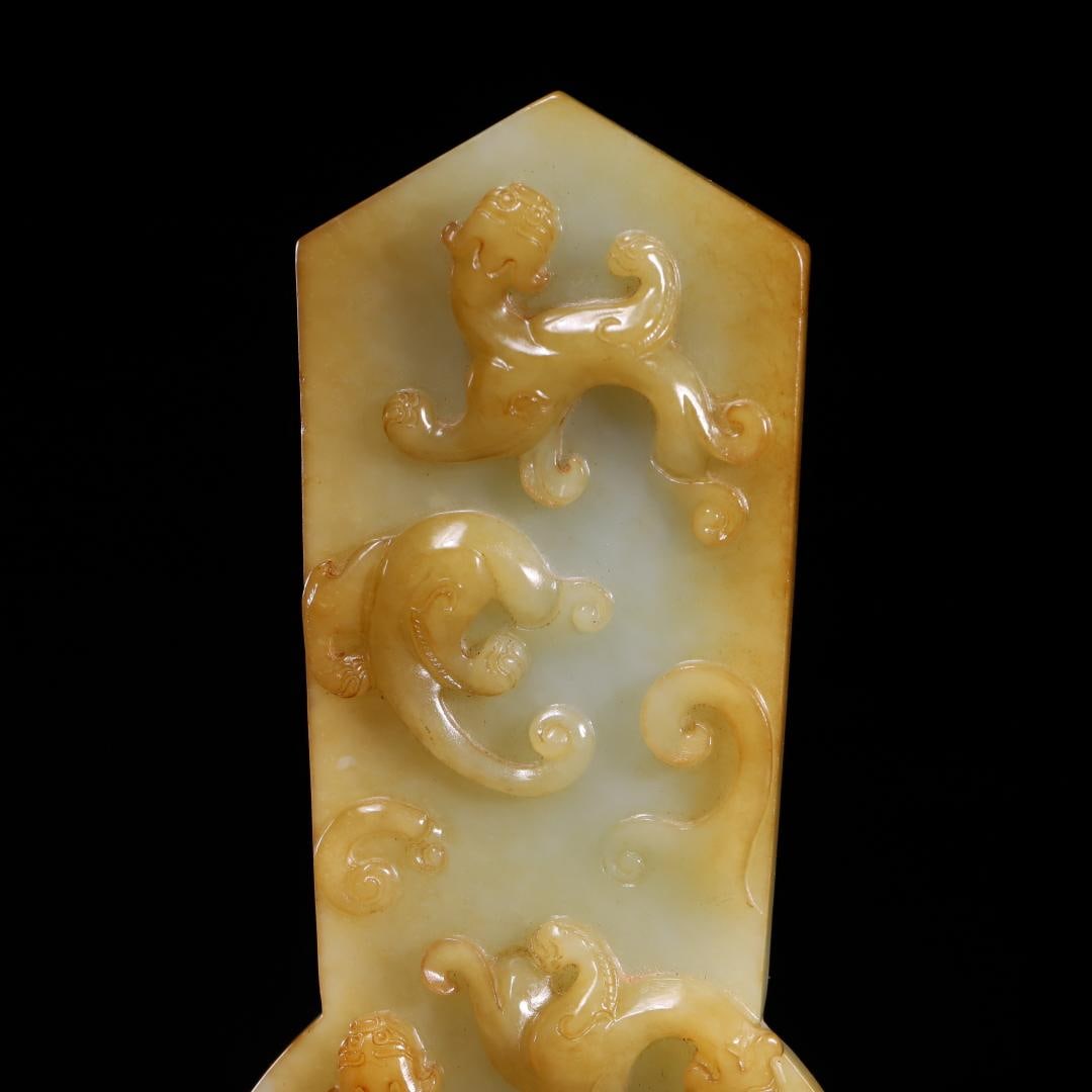 A beautiful Hetian jade dragon gui - 3