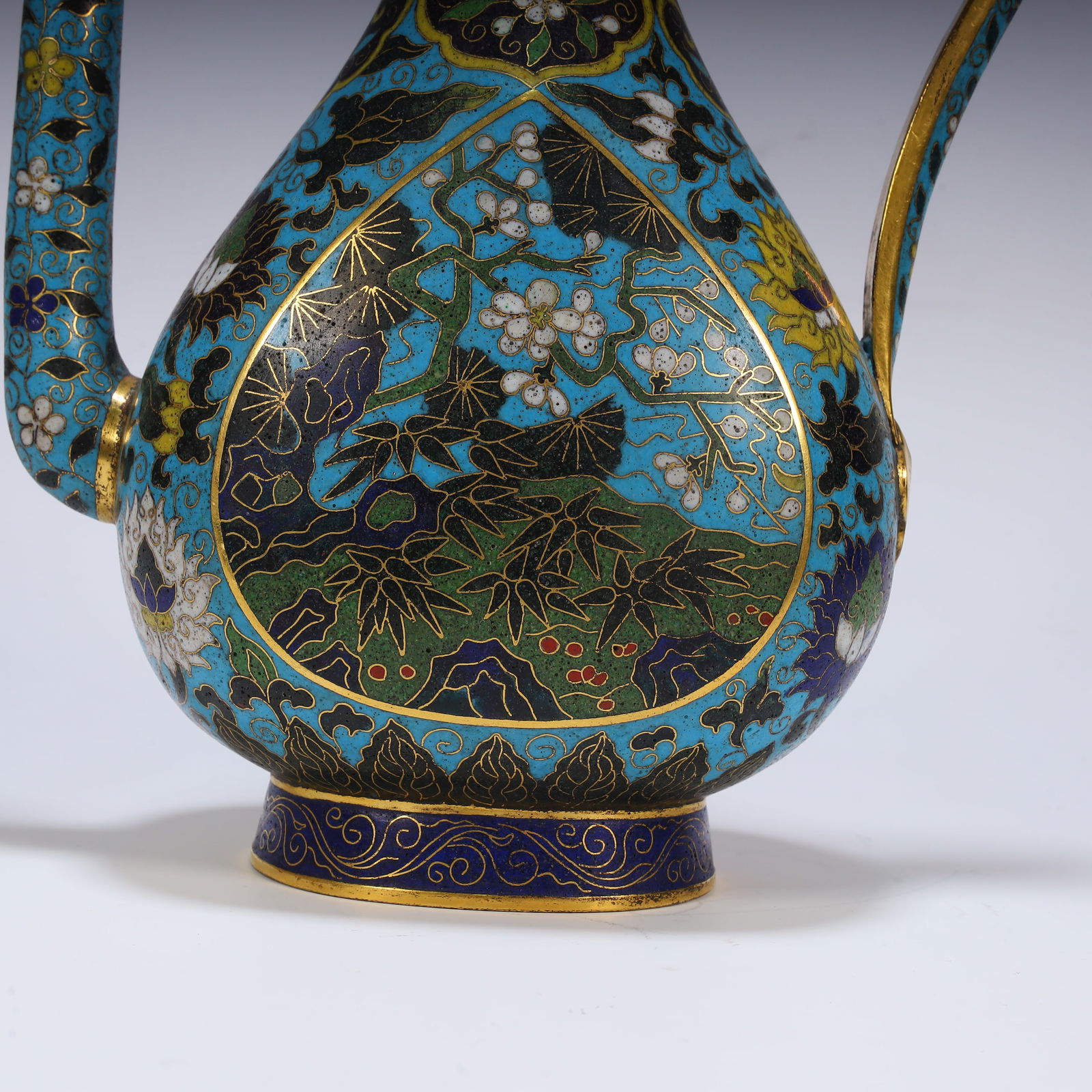 A fine cloisonné pot - 4