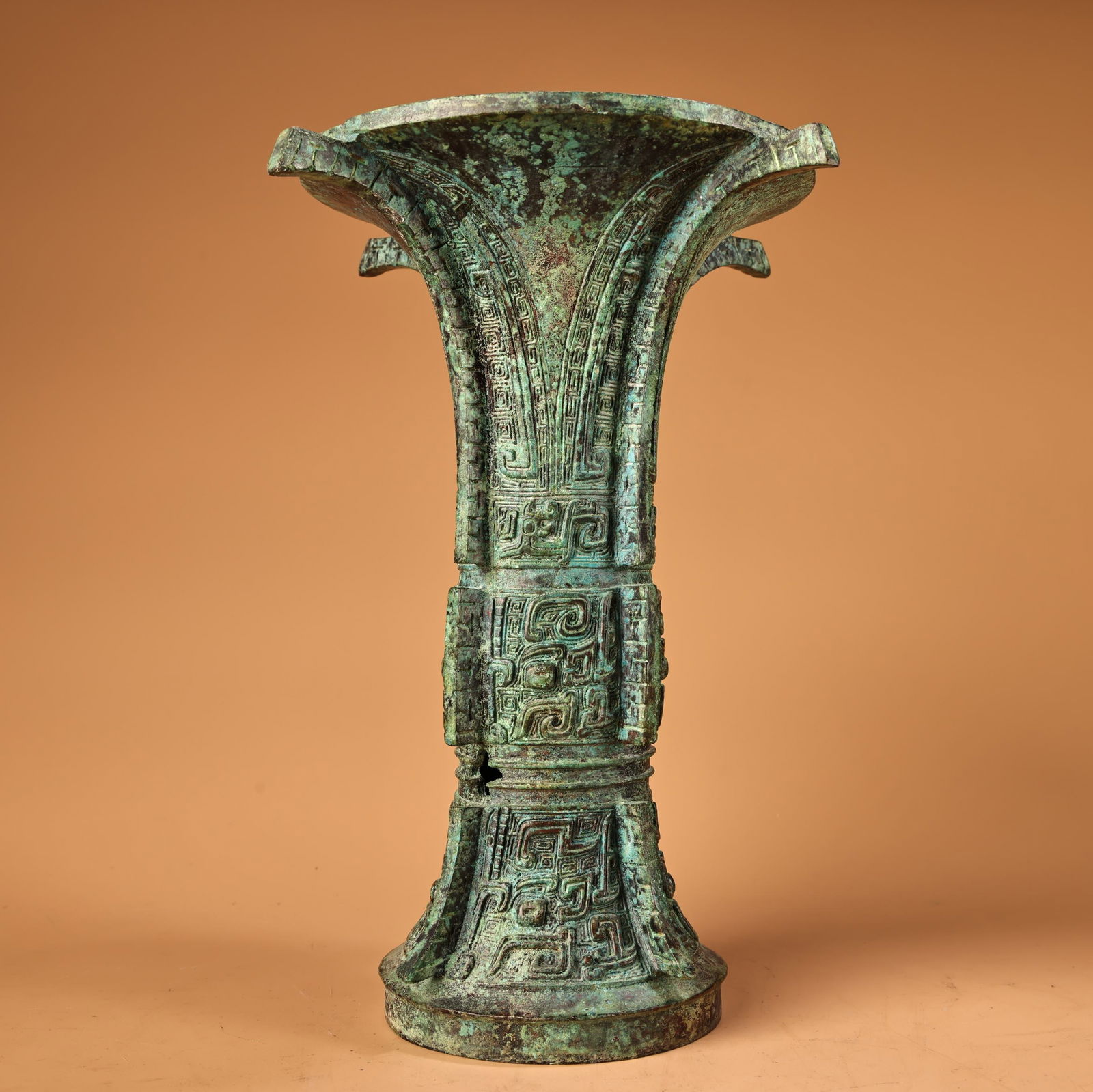 A fine bronze flower cup vase - 2