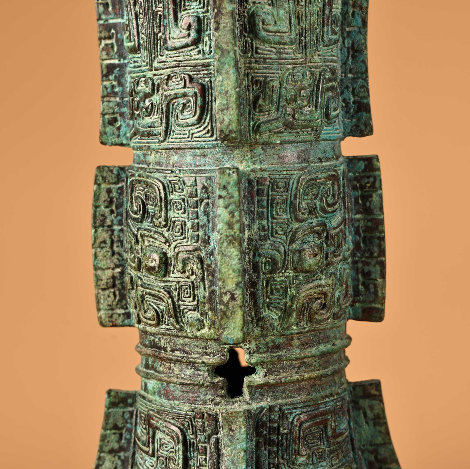 A fine bronze flower cup vase - 4