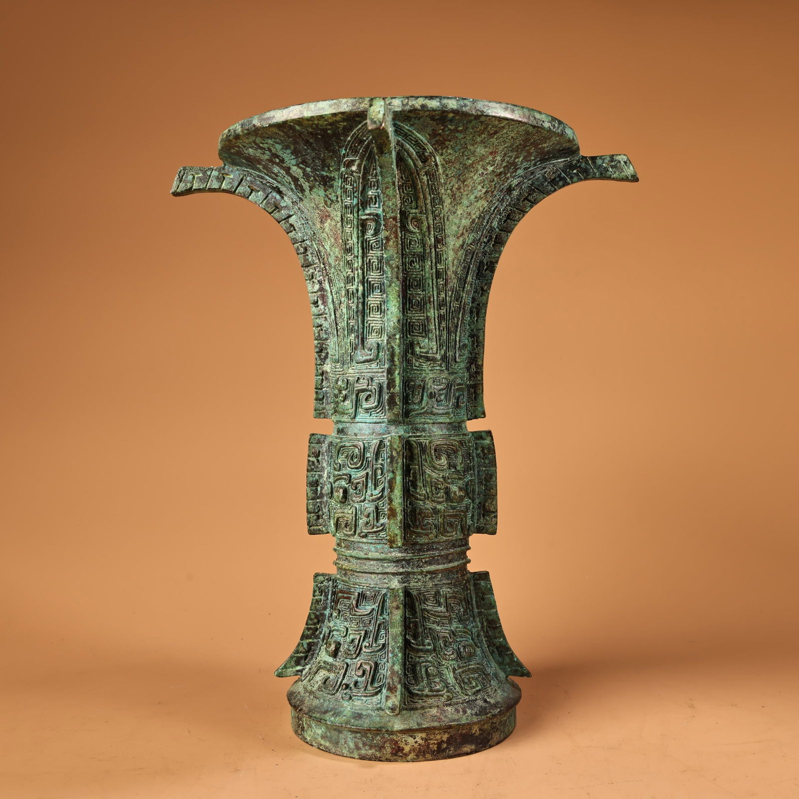 A fine bronze flower cup vase - 7