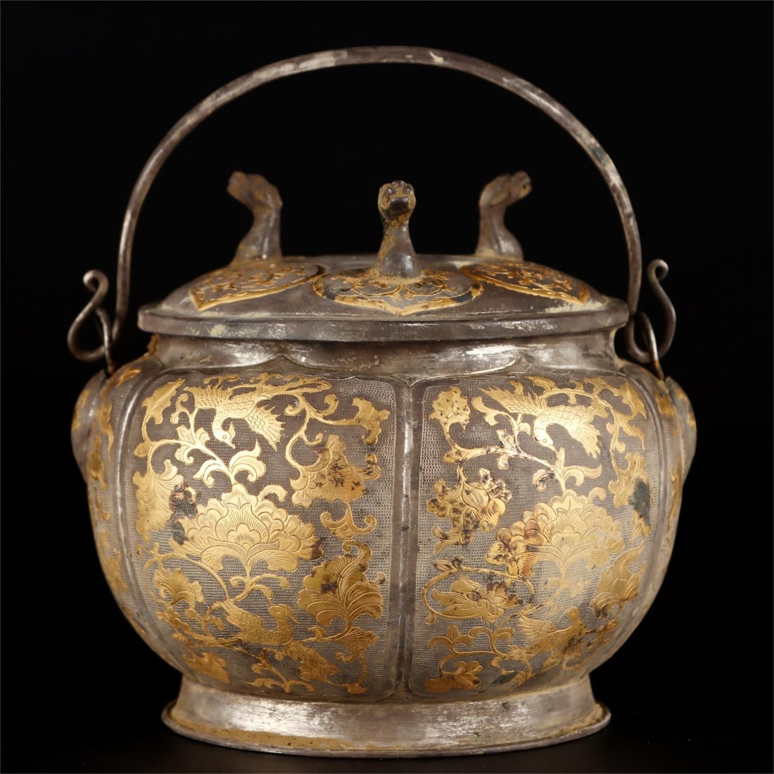 A Tang Dynasty sterling silver partially gilt jar: Tang Dynasty sterling silver partially gilt jar Size:W:596g H:16.5cm W:15cm (The Dimensions Of All Batches Are Manually Measured.If You Need More Detailed Information, Please
