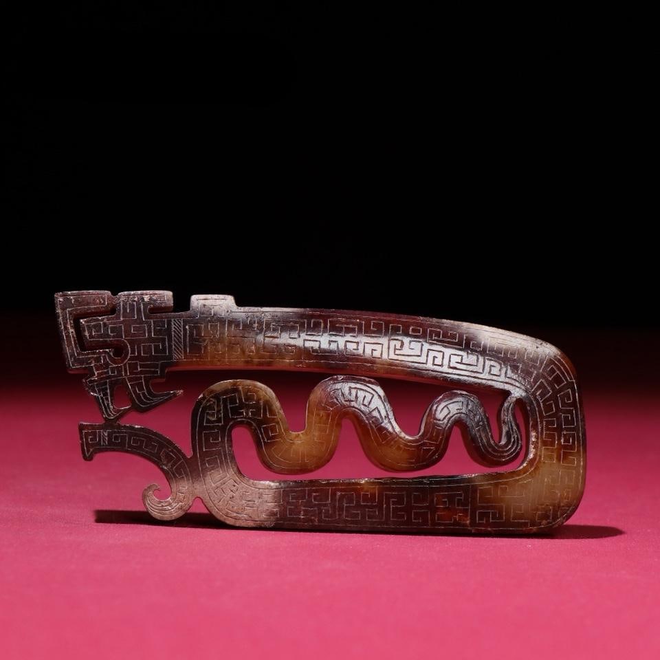 A beautiful red dragon pendant: Exquisite red dragon pendant Size:100x45x10mm W:72g (The Dimensions Of All Batches Are Manually Measured.If You Need More Detailed Information, Please Contact Our Customer Service