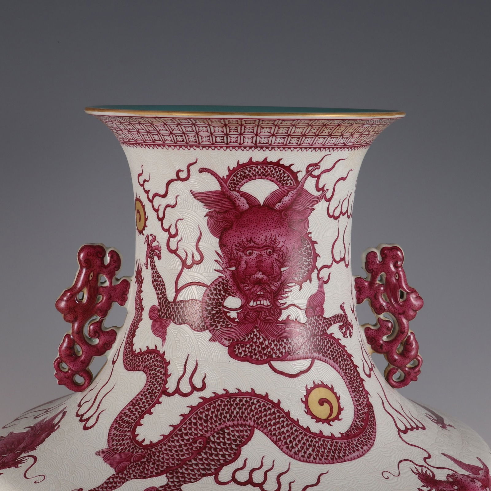 An Exquisite Ruby Red-Glazed Seawater Pattern Dragon Pattern Double-Ears Vase - 5