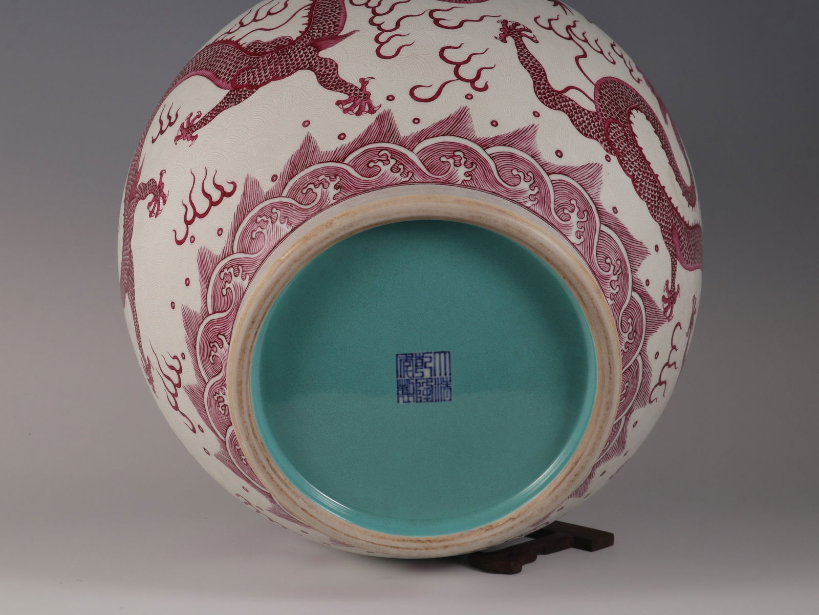 An Exquisite Ruby Red-Glazed Seawater Pattern Dragon Pattern Double-Ears Vase - 9