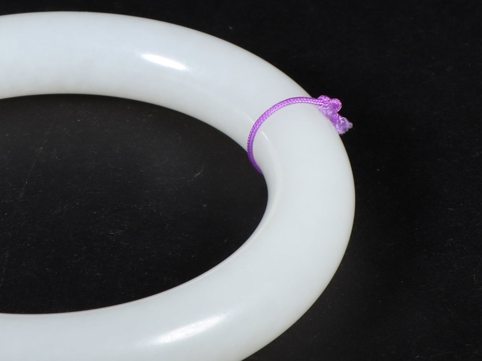 An Exquisite White Jade Bracelets - 10