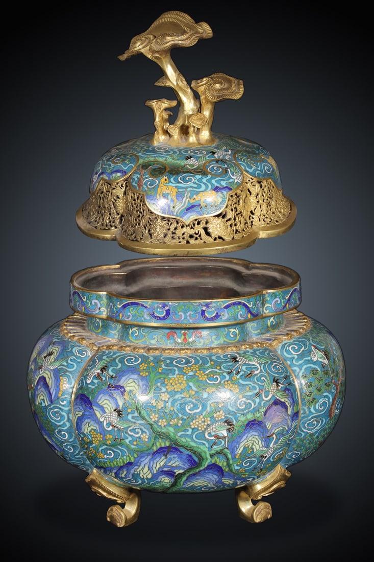 An Exquisite Cloisonne Dragon Pattern Lotus Pattern Pine and Crane Pattern Censer - 4
