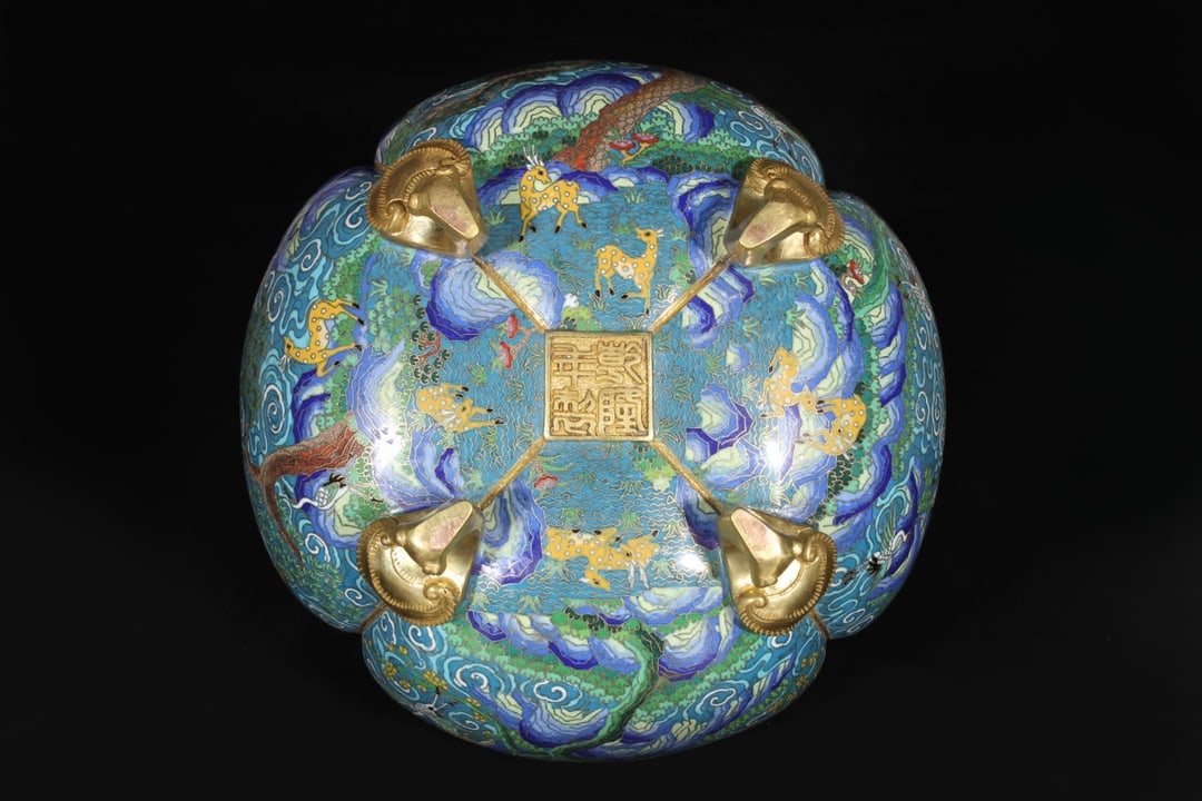 An Exquisite Cloisonne Dragon Pattern Lotus Pattern Pine and Crane Pattern Censer - 9