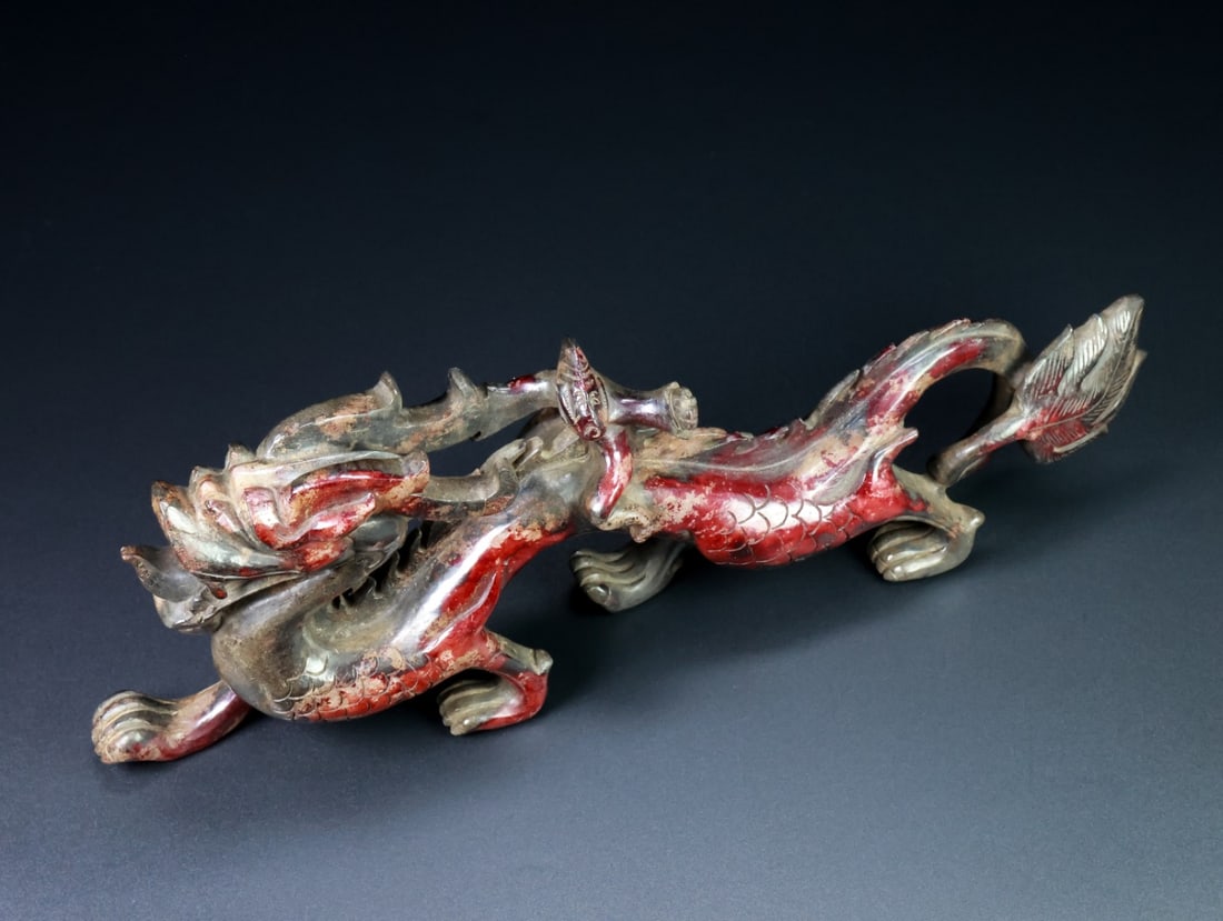 An Exquisite White Jade Dragon Ornament: An Exquisite White Jade Dragon Ornament Han Dynasty, China Size:30.5cmx10.5cmx4.7cm Weight:763.5g (The Dimensions Of All Batches Are Manually Measured.If You Need More Detailed Information, Please