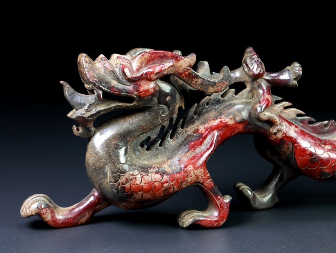 An Exquisite White Jade Dragon Ornament - 3