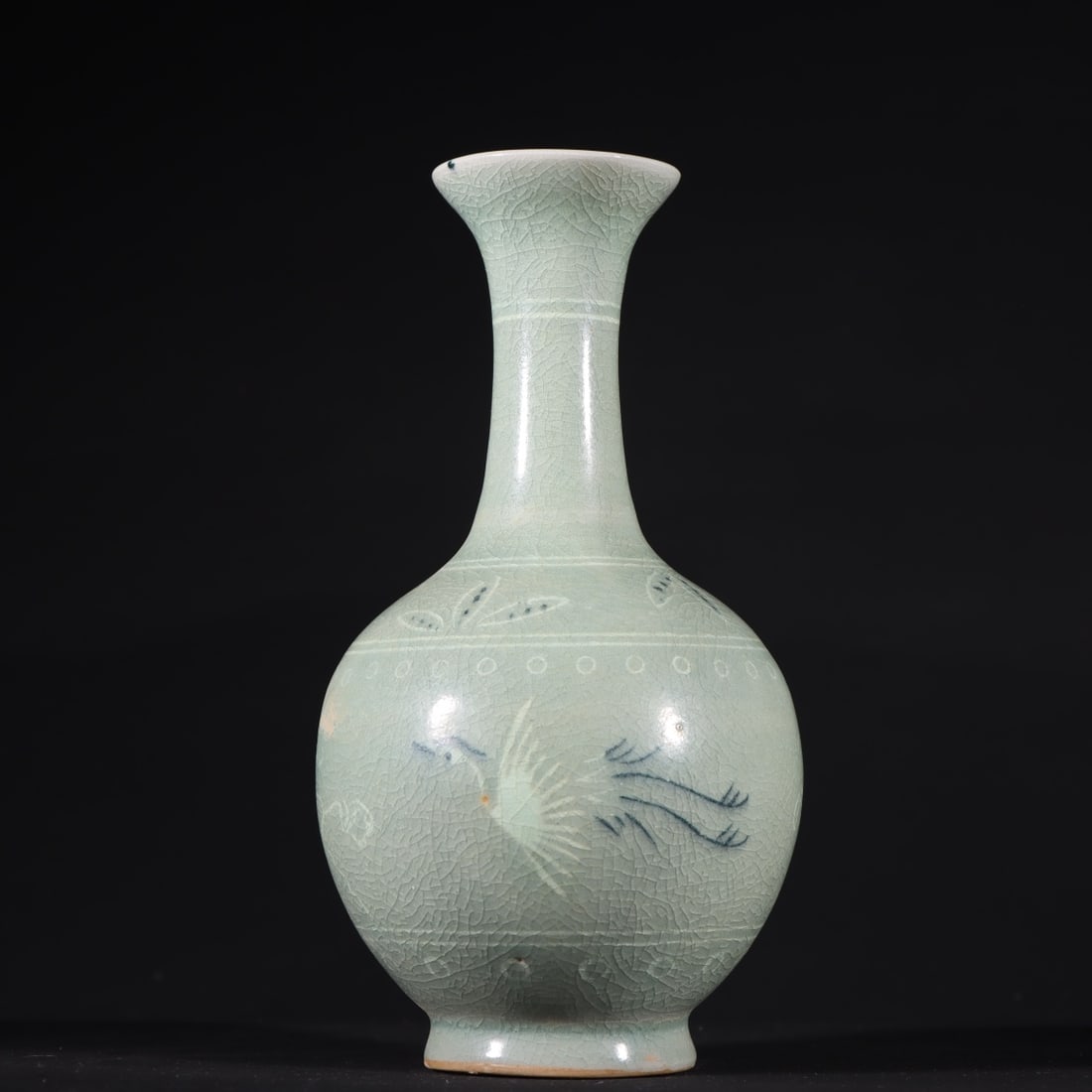 An Exquisite Celadon Crane Pattern Vase - 2