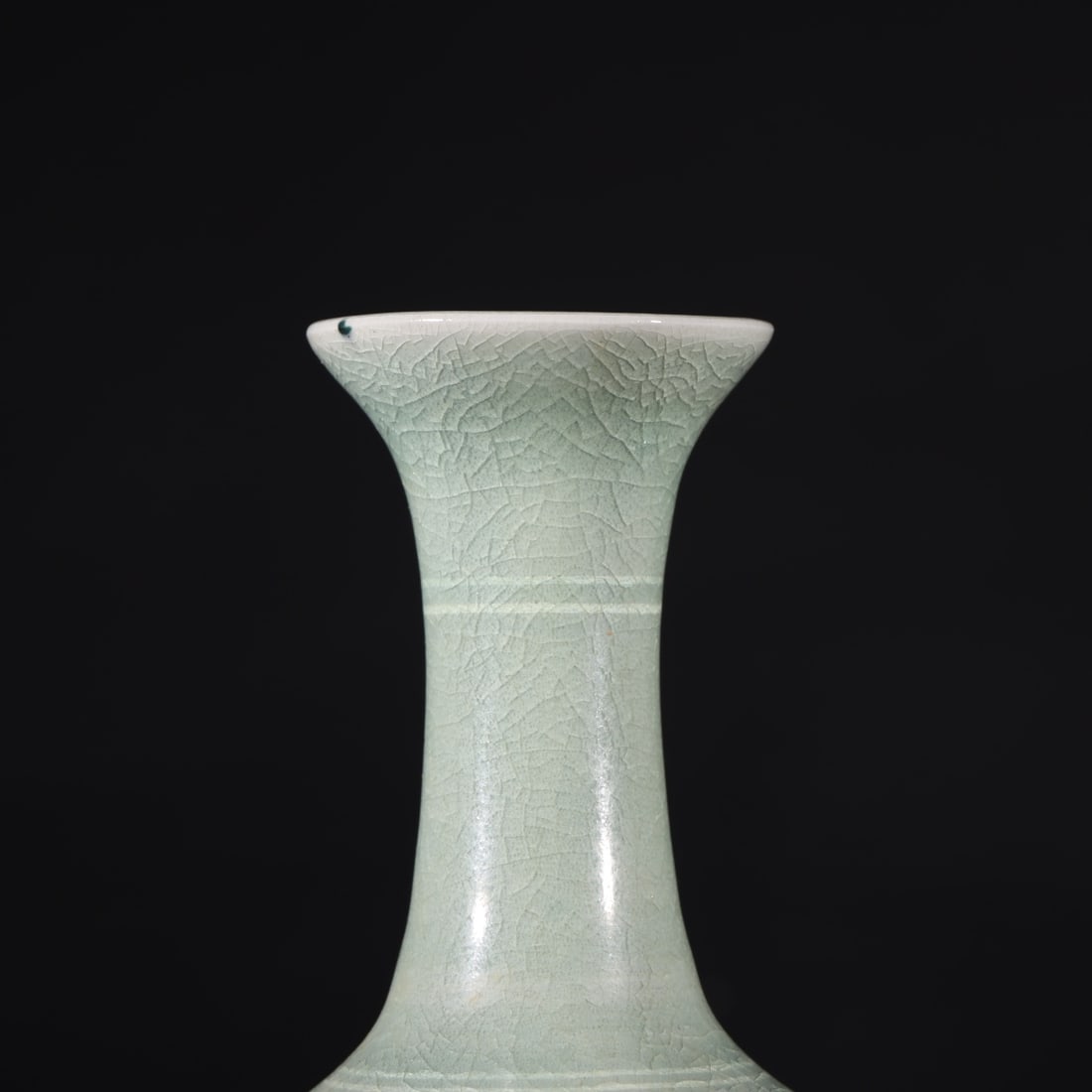 An Exquisite Celadon Crane Pattern Vase - 3