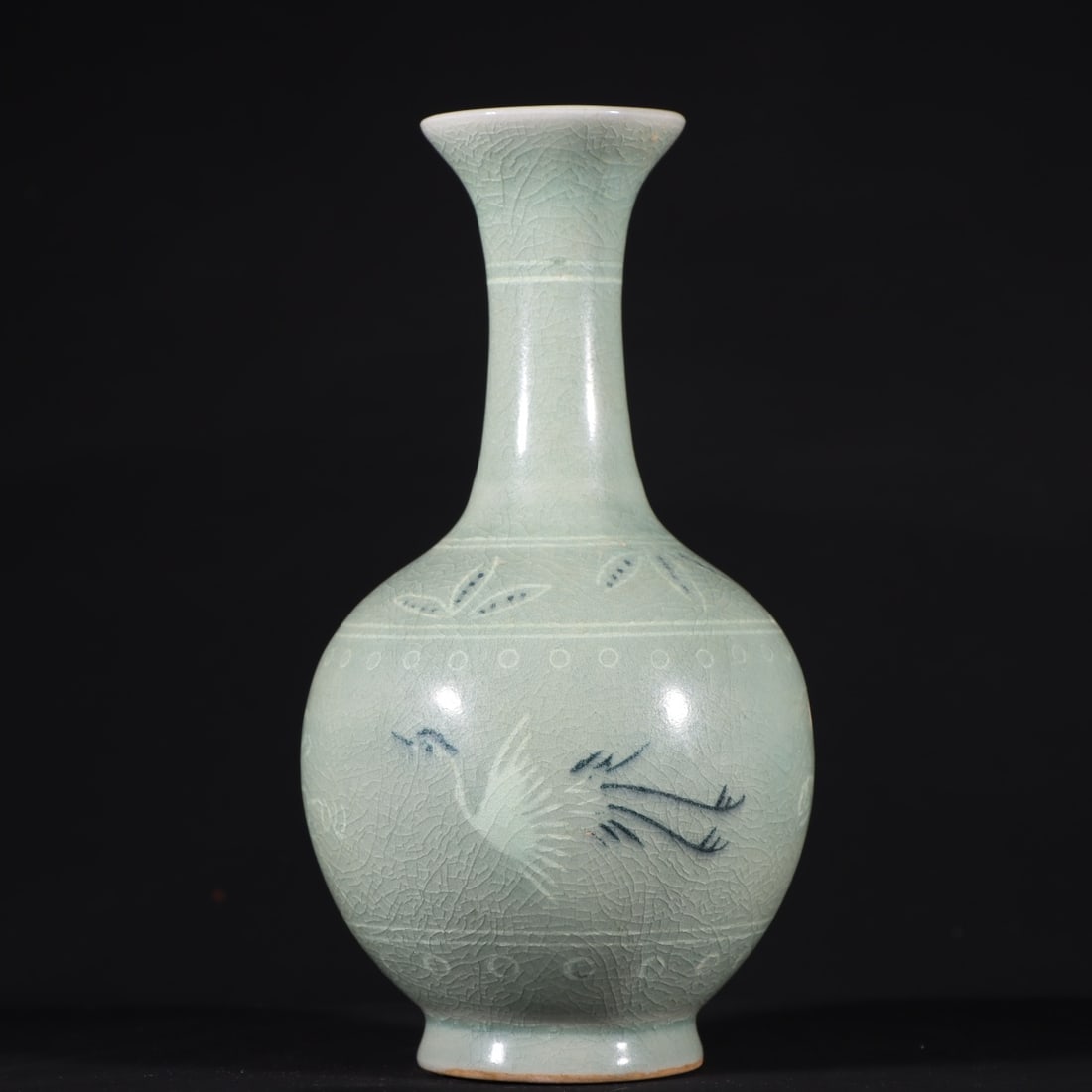 An Exquisite Celadon Crane Pattern Vase - 6