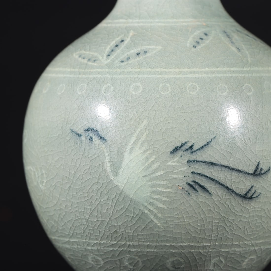 An Exquisite Celadon Crane Pattern Vase - 7