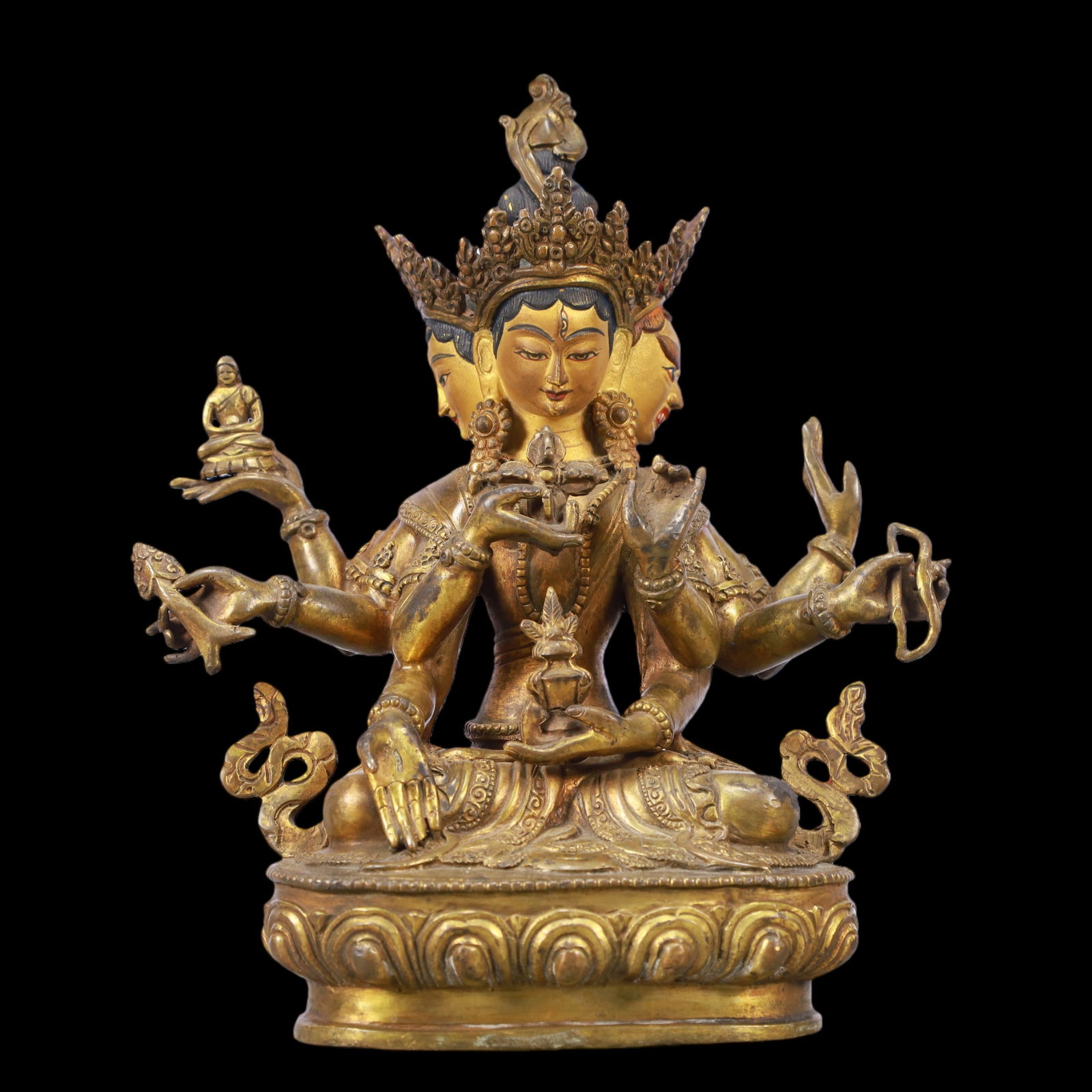 A Exquisite Gilt Bronze Statue of Tara: A Exquisite Gilt Bronze Statue of Tara Qing Dynasty, China Qianlong Six-character Mark Size:19cmx9cmx24cm Weight:2250g (The Dimensions Of All Batches Are Manually Measured.If You Need More Detailed