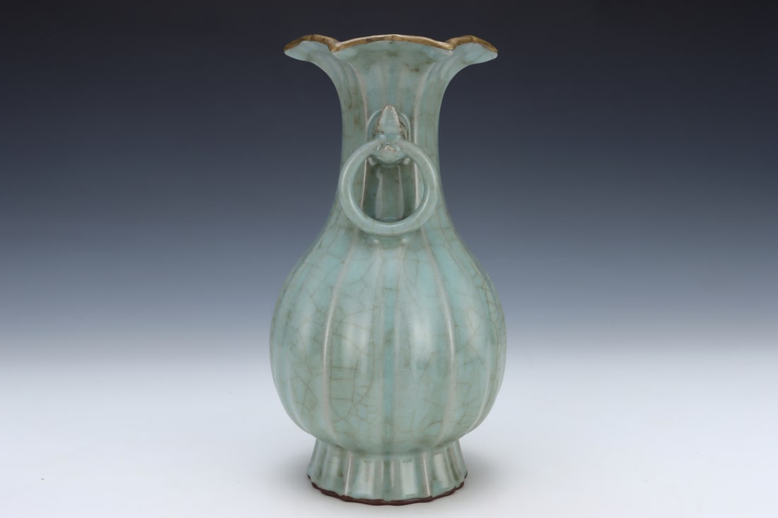 An Exquisite Guan yao Double-Ears Vase - 3