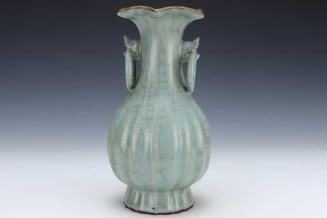 An Exquisite Guan yao Double-Ears Vase - 4