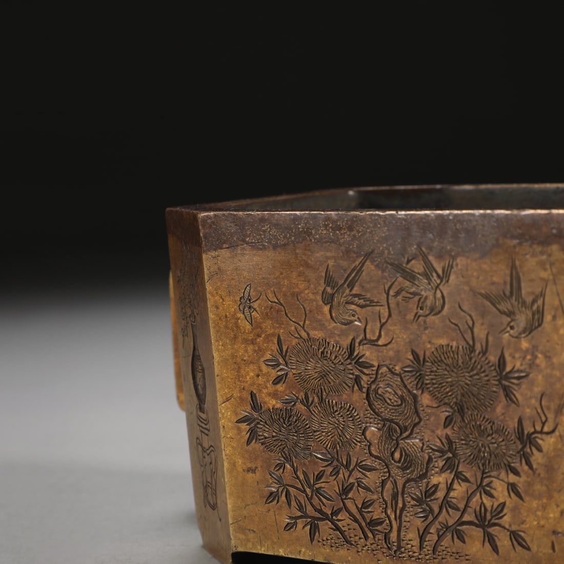 An Exquisite Bronze Flower Pattern Double-Ears Censer - 8