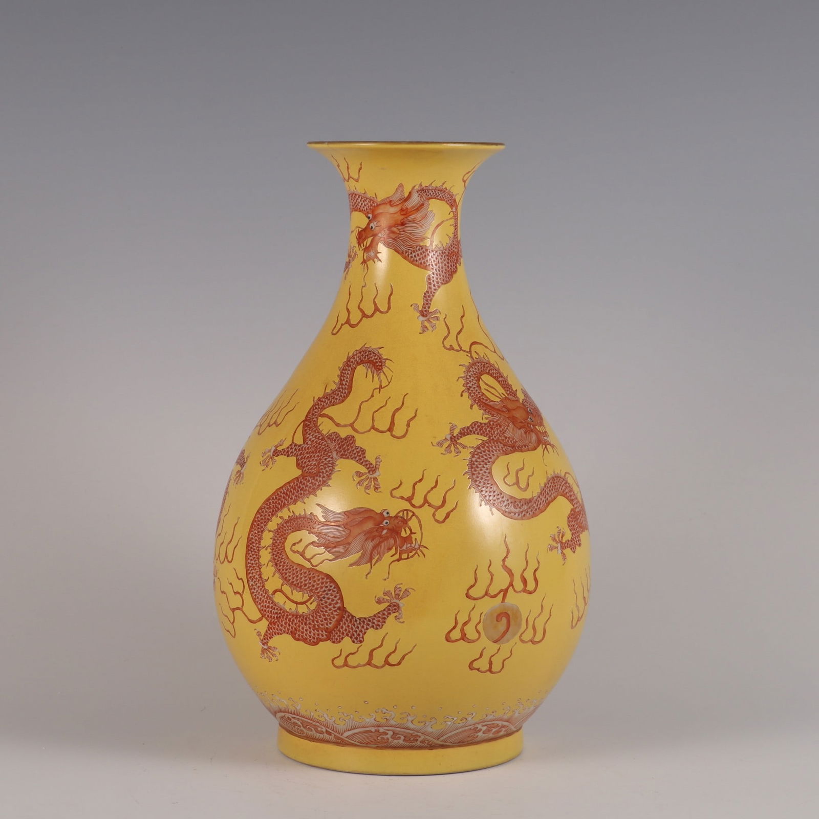 An Exquisite Iron-Red Dragon Pattern Seawater Pattern Vase - 2