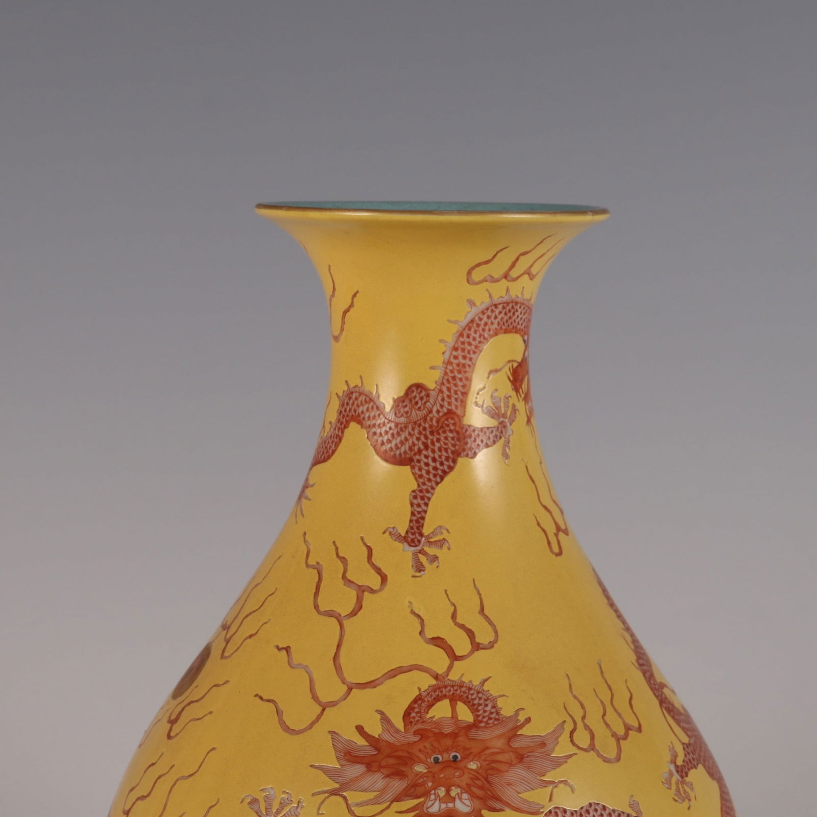 An Exquisite Iron-Red Dragon Pattern Seawater Pattern Vase - 4