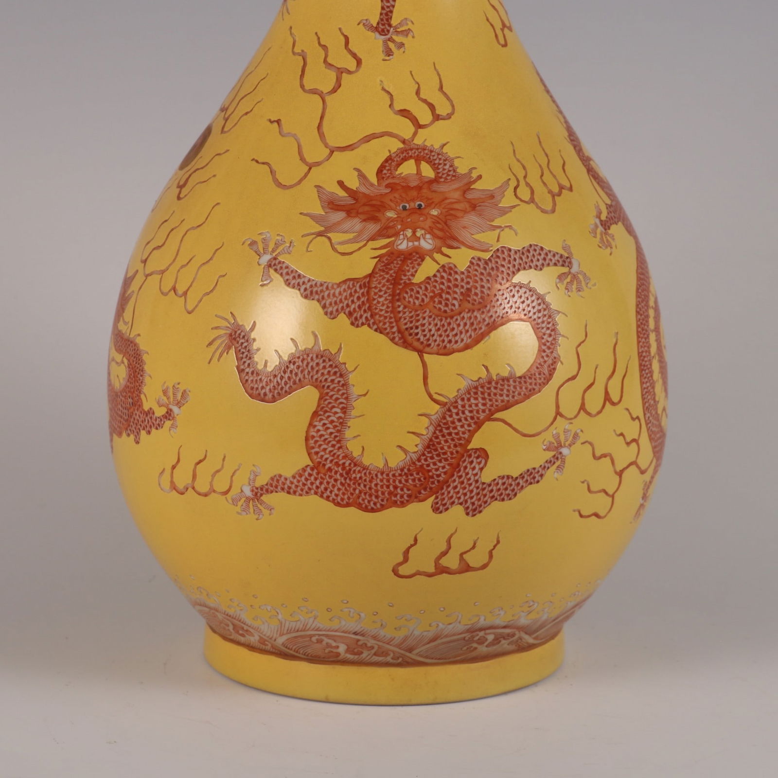 An Exquisite Iron-Red Dragon Pattern Seawater Pattern Vase - 5