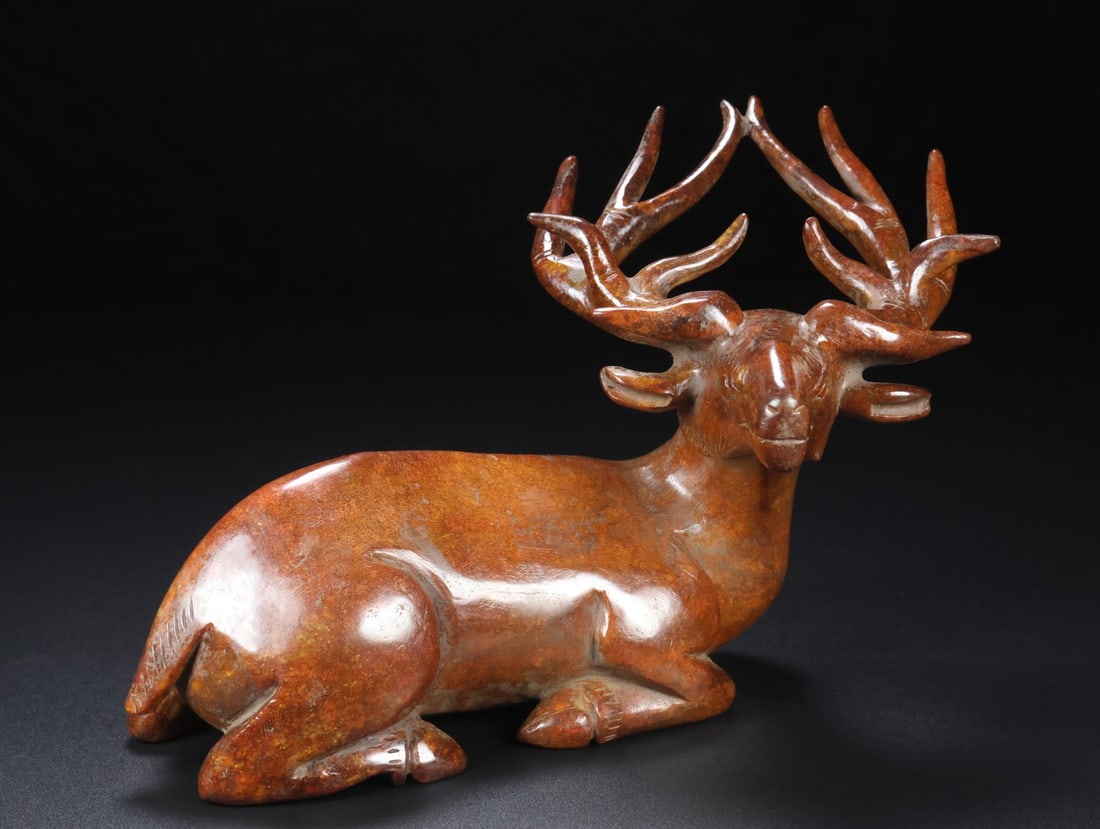 An Exquisite White Jade Deer Ornament - 2