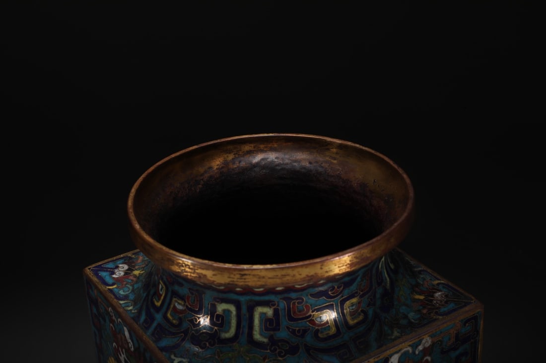 An Exquisite Cloisonne Lotus Pattern Vase - 3