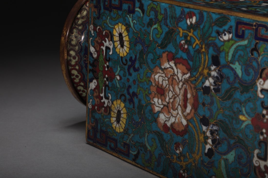 An Exquisite Cloisonne Lotus Pattern Vase - 5