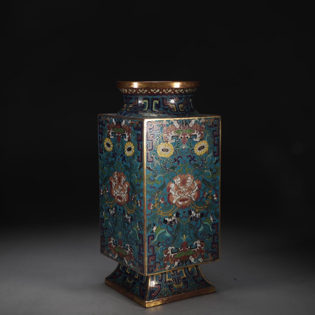 An Exquisite Cloisonne Lotus Pattern Vase - 8