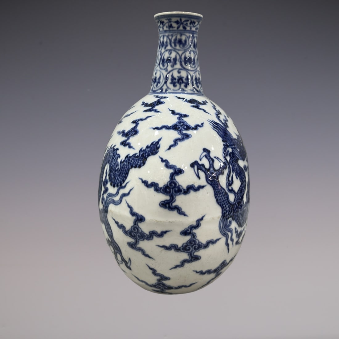 An Exquisite Blue and White Dragon Pattern Vase - 5