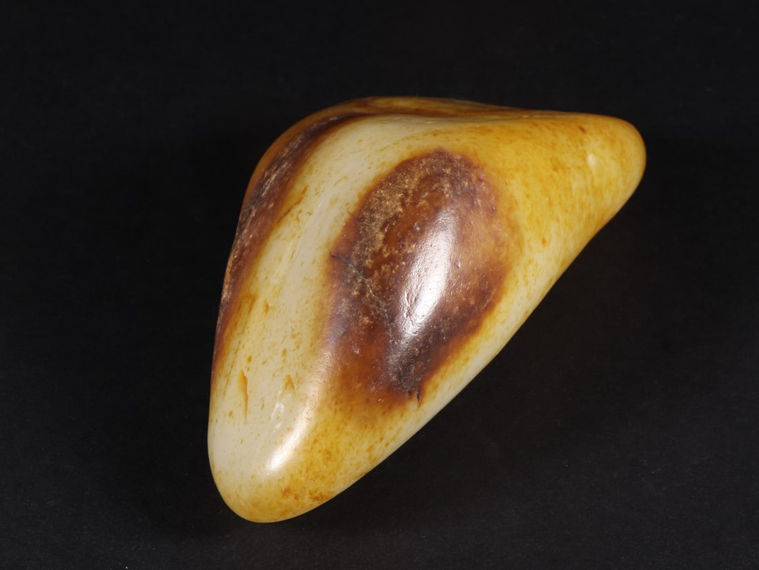 An Exquisite White Jade Ornament - 3