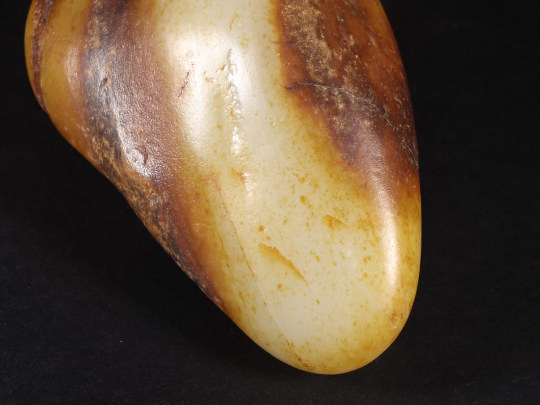 An Exquisite White Jade Ornament - 5