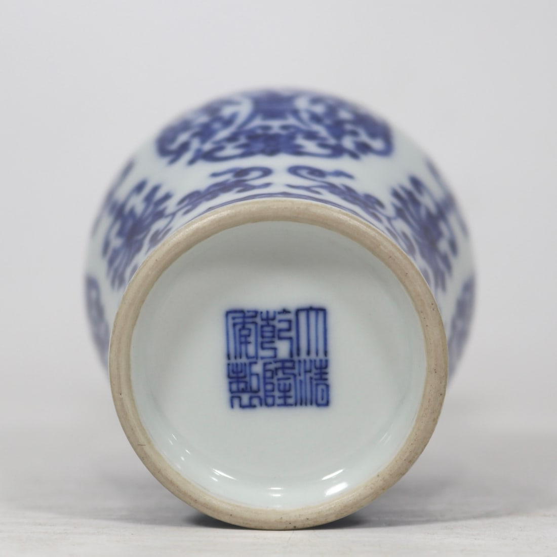 An Exquisite Blue and White Lotus Pattern Vase - 6