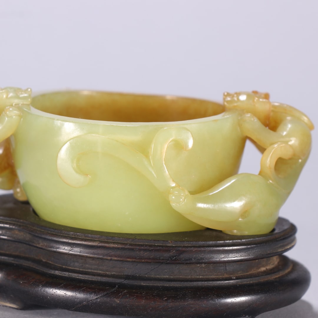 An Exquisite Yellow Jade Chi-Dragon Pattern Cup - 2