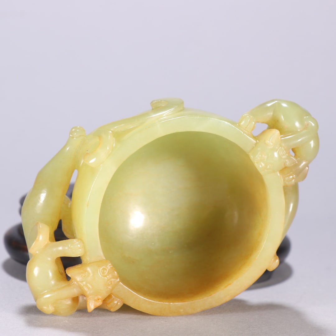 An Exquisite Yellow Jade Chi-Dragon Pattern Cup - 8