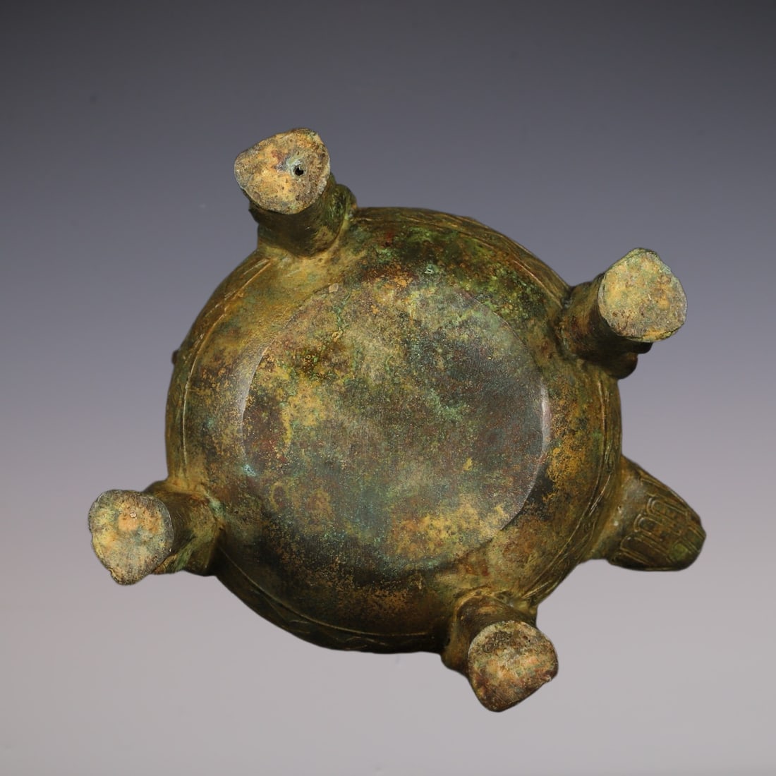 An Exquisite Bronze Beast-Face Pattern Tripod Ewer - 9